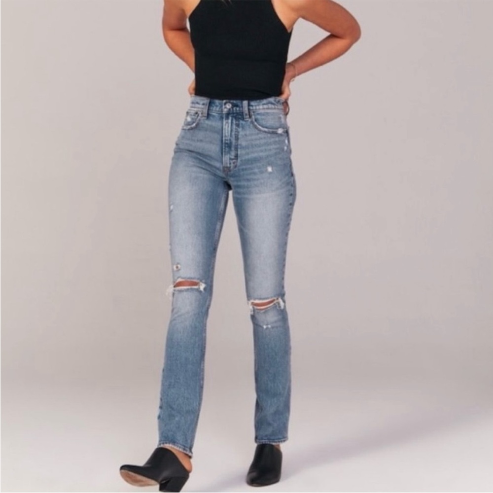 Abercrombie & Fitch 90s Skinny High Rise Distressed Jeans, size 6/28